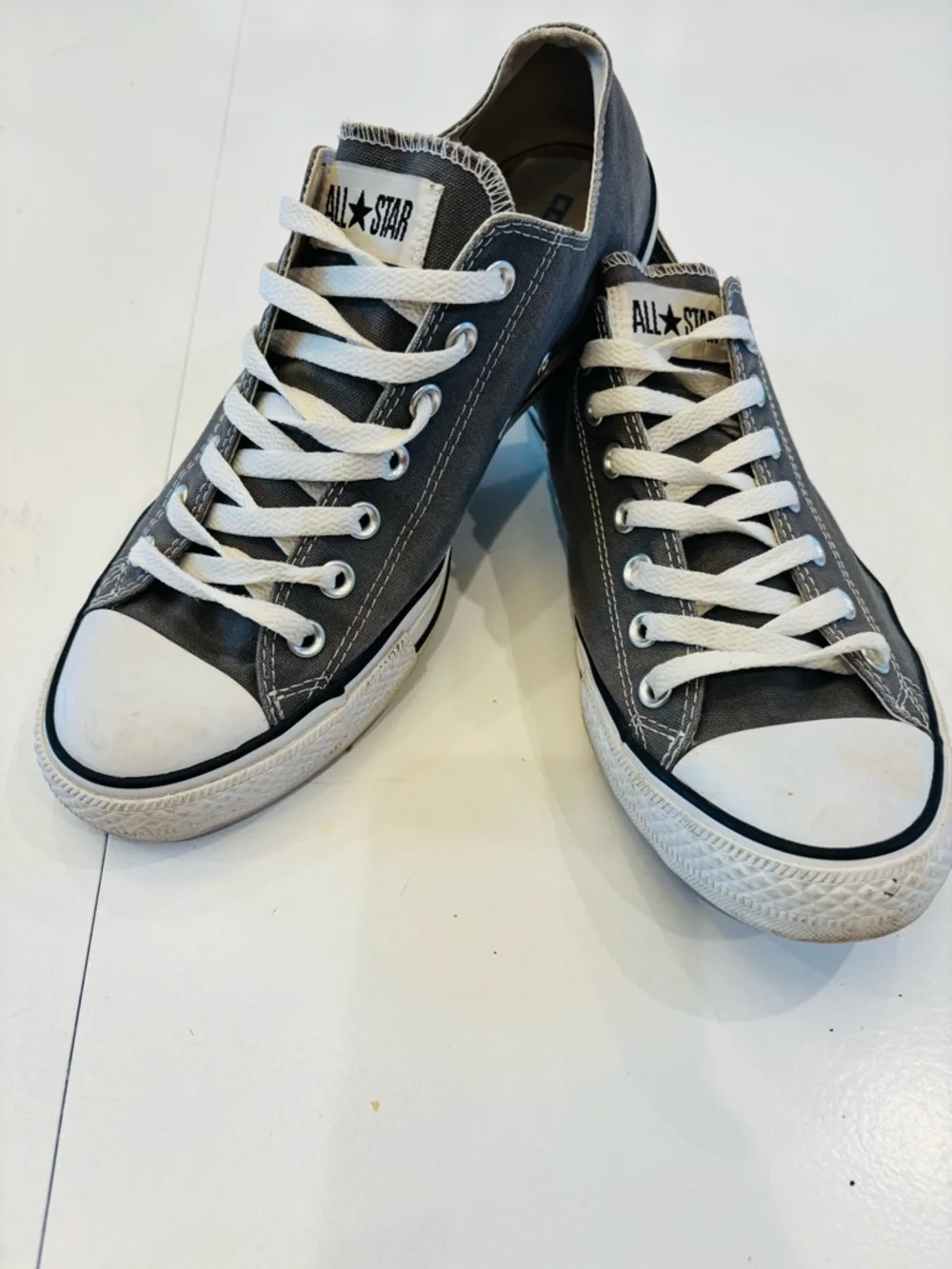 Converse Low Top Sneakers in Charcoal Gray with White Accents Mens size 11 - Picture 4 of 10